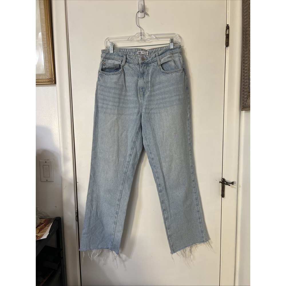 Zara Jeans US Womens Size 8 High Rise Straight Raw‎ Hem  Light Wash Distressed
